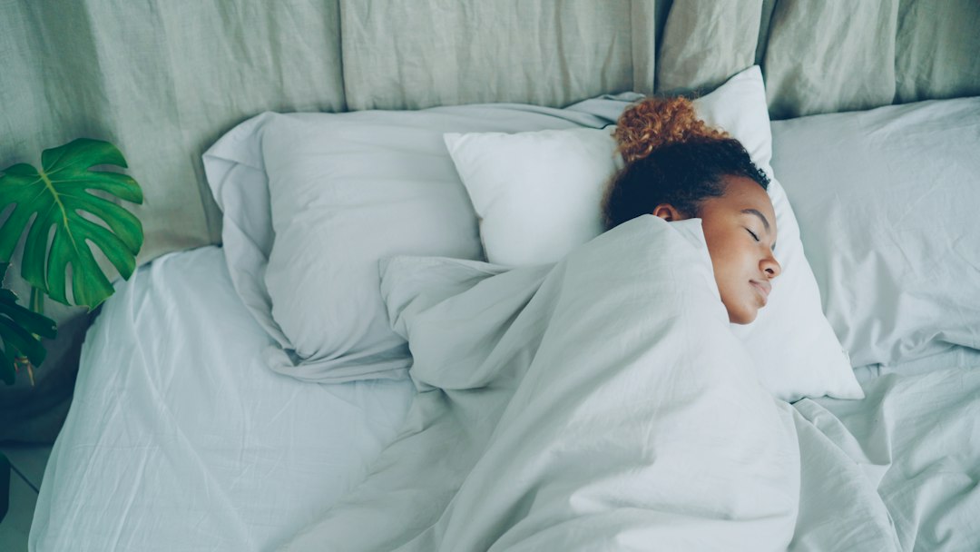 Dromen na stoppen met wiet: waarom je ineens heftig droomt